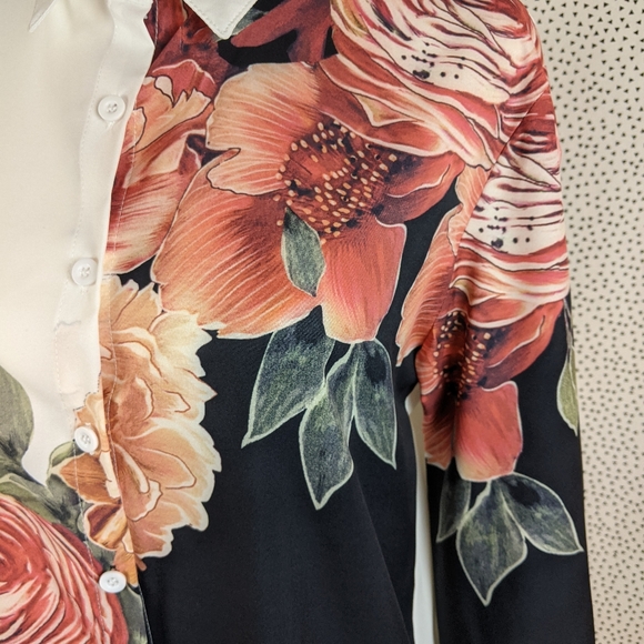 Peach Floral Button Down Blouse (Size: Medium) - Picture 4 of 11